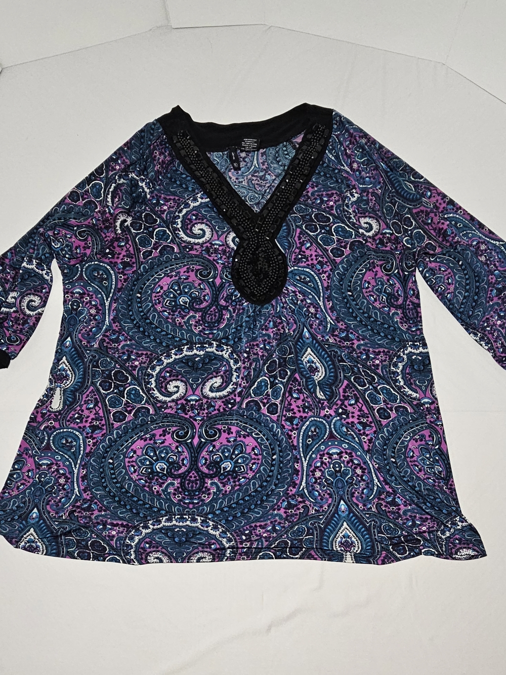 New Directions Paisley Tunic Top • Womens 3X Beaded V Neck
